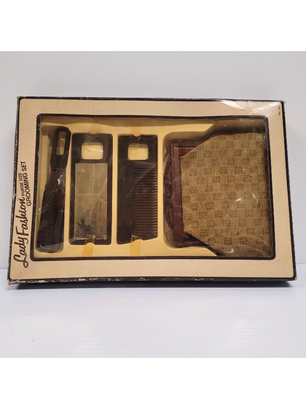 Lady Fashion Grooming Set Purse Size 1985 Cosmetic Bag Mirror Comb Brush No 591